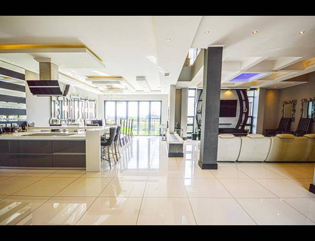 6 BEDROOM HOUSE FOR SALE IN COPPERLEAF ESTATE